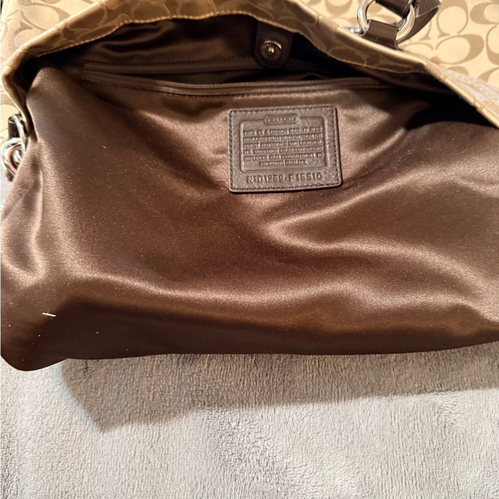 Coach Tan and Brown Signature Shoulder Bag excellent condition, satin bag - Picture 8 of 16